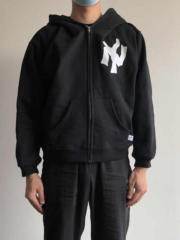 Akimbo Club Hoodie · 4