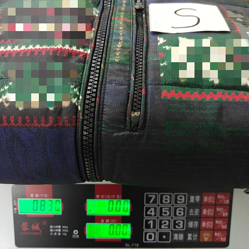 ## Christmas Color-Block Down Jacket E 6