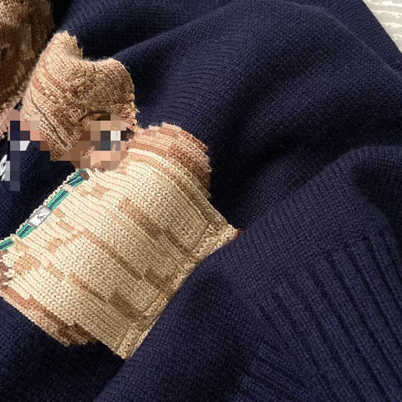 ##Men's Bear Crewneck Sweater P 10