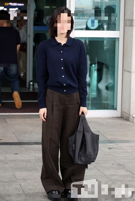 ## Women's Collar Cotton Cardigan 16 P 2