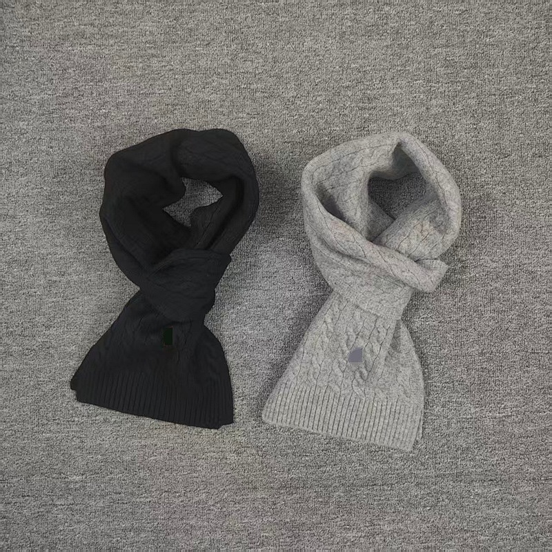 ##woollen Scarf E
