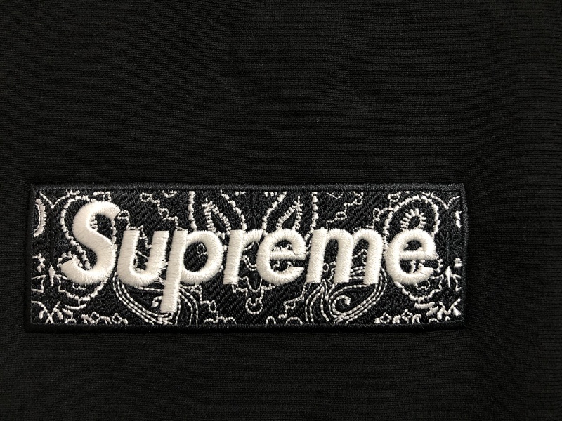 Supreme Fw19 Bandana, P32 4