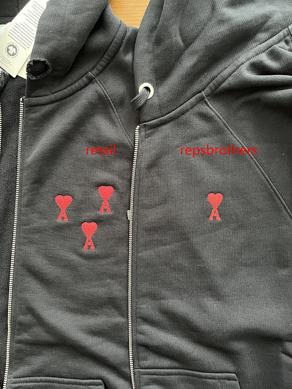 Ami Small Red Heart Hoodie, P32 7