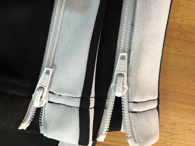 Pa Black trackpants,P22 8