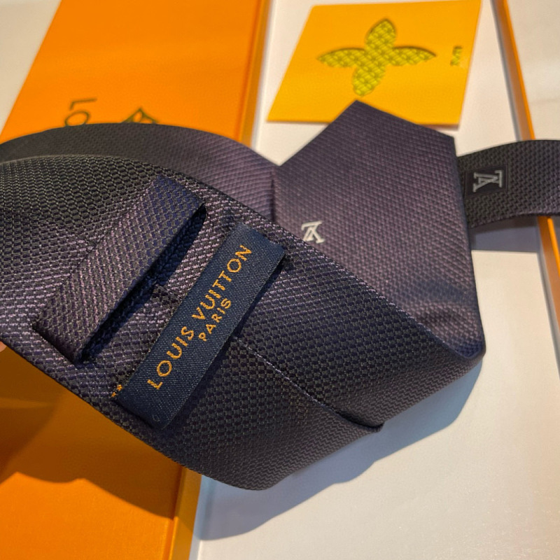 Necktie 445 - 5 · 4
