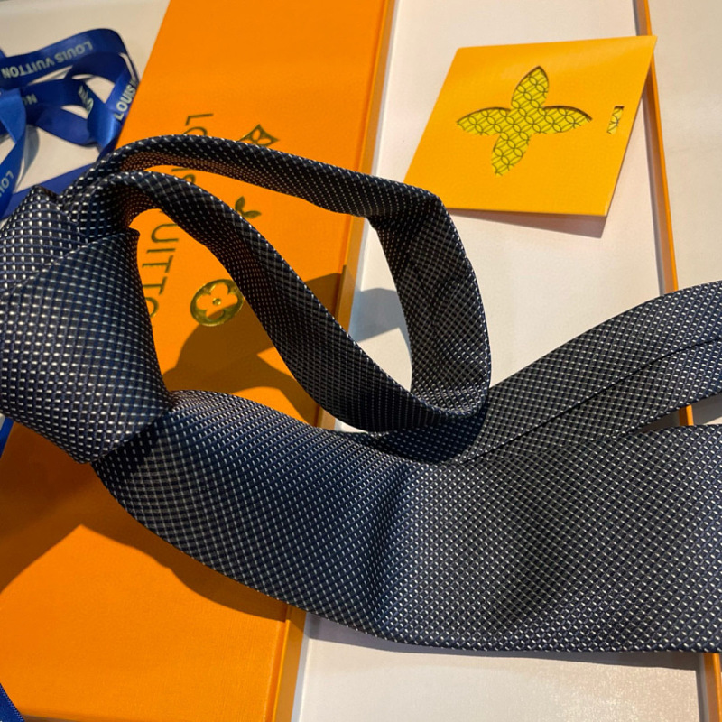 Necktie 445 - 4 · 2