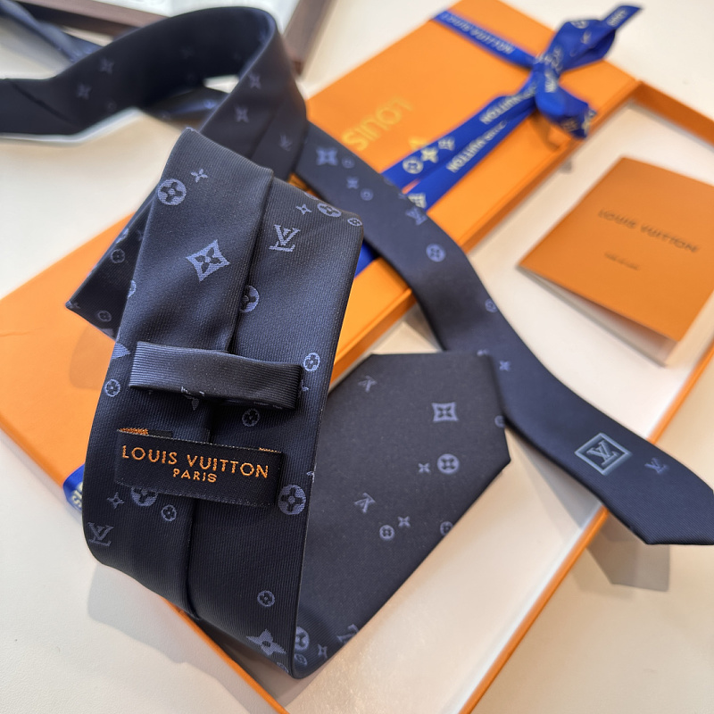 Necktie 361 - 4 · 5