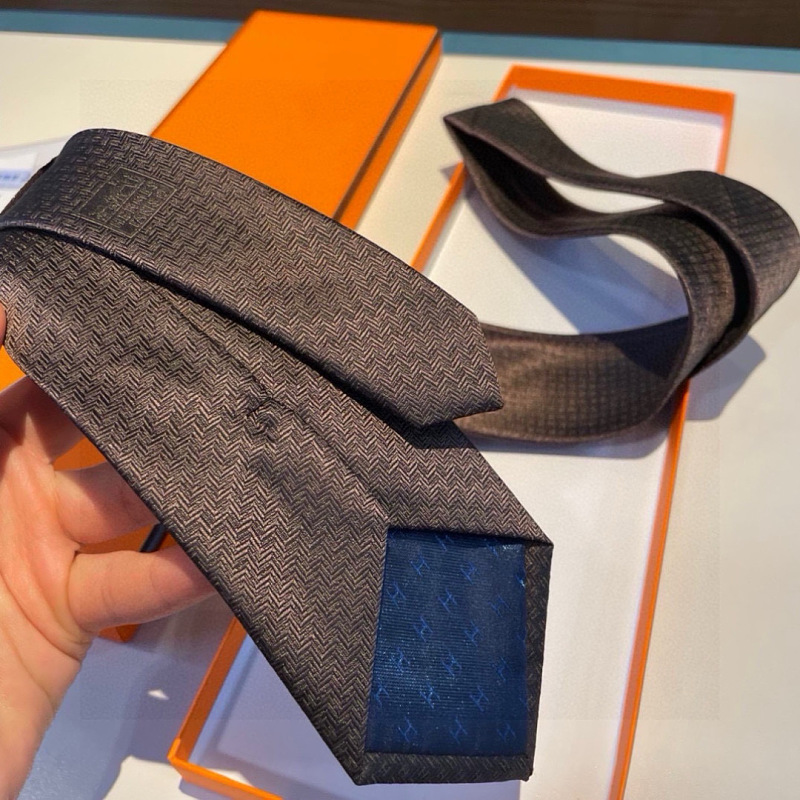 Necktie 320 - 3 · 5
