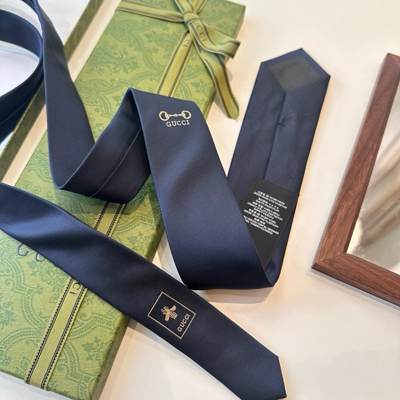 Necktie 446 - 2 · 4