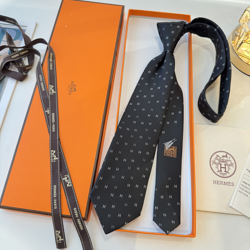 Necktie 448 - 2 · 4
