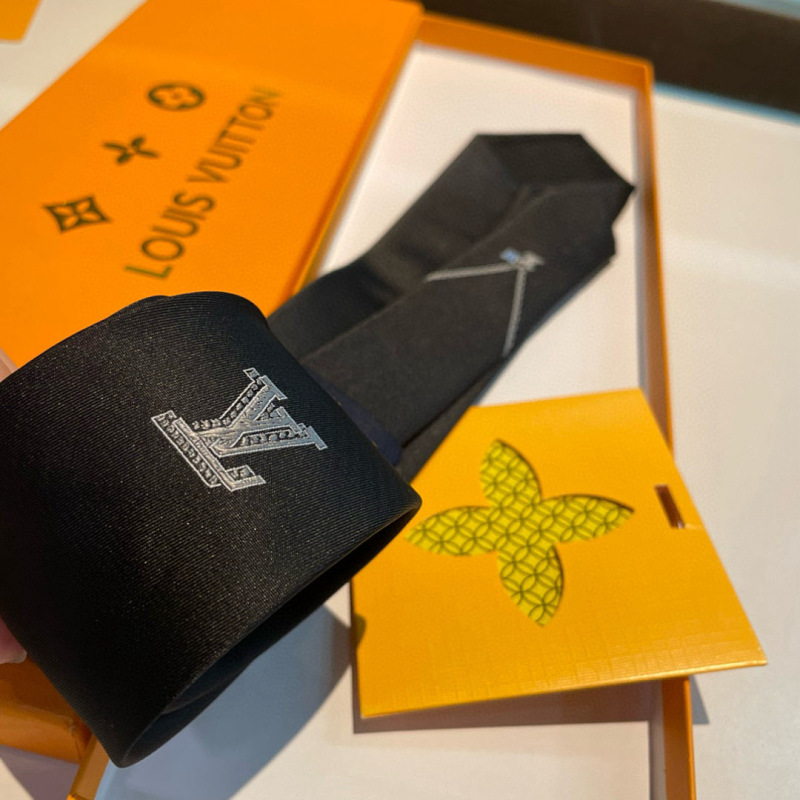 Necktie 440 - 1 · 2