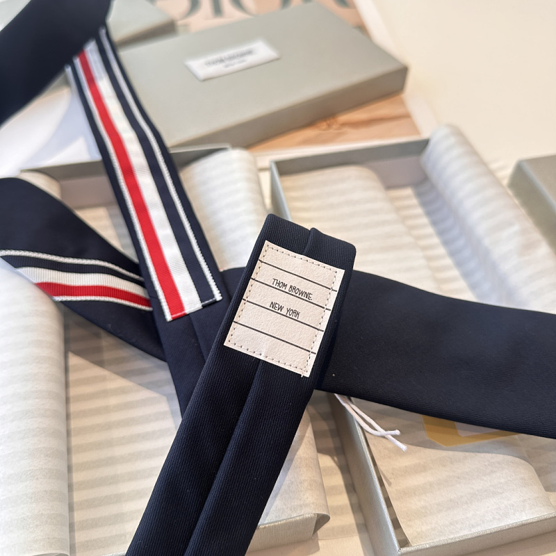 Necktie 451 - 3 · 6