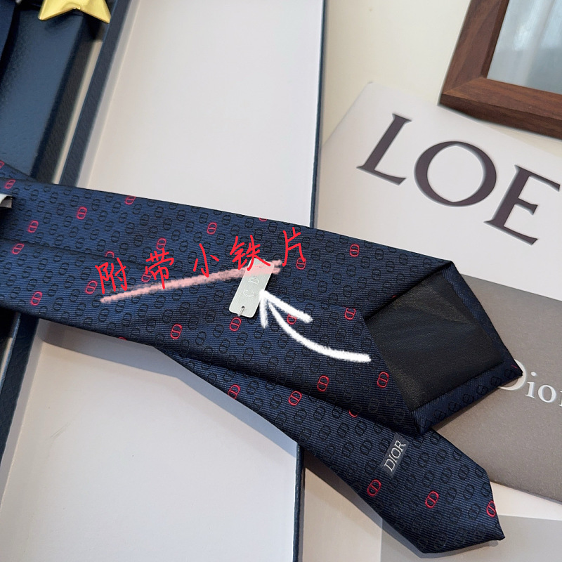 Necktie 348 - 2 · 5