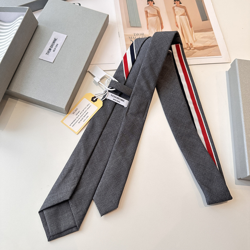 Necktie 451 - 2 · 2