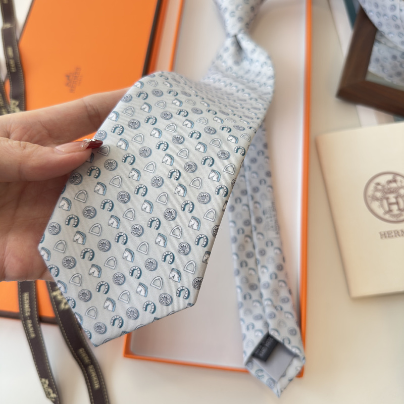 Necktie 443 - 3 · 2