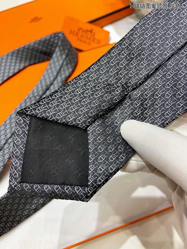 Necktie H35 - 1 · 2