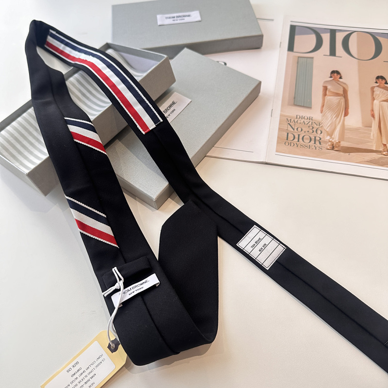 Necktie 451 - 1 · 4