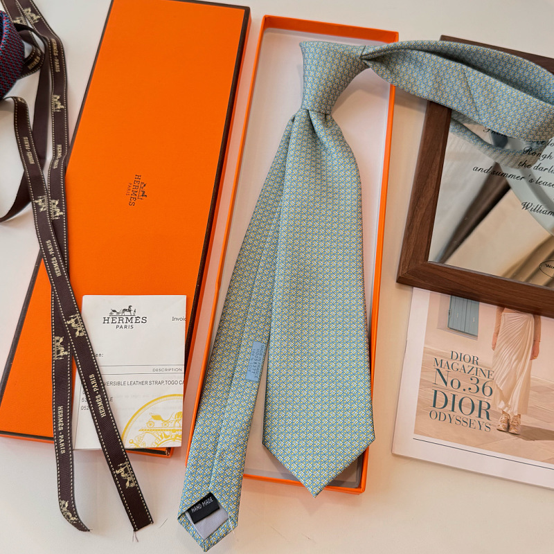 Necktie 360 - 3 · 2