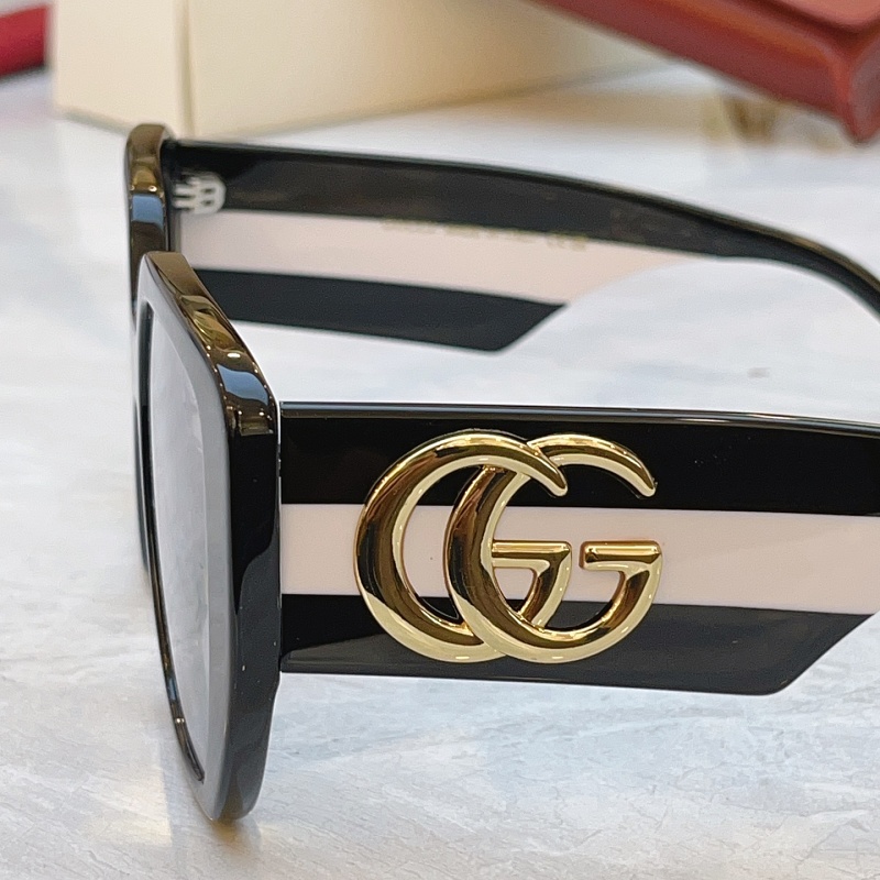 GG0956S Sunglasses 2