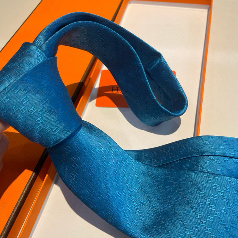 Necktie 380 - 1 · 4