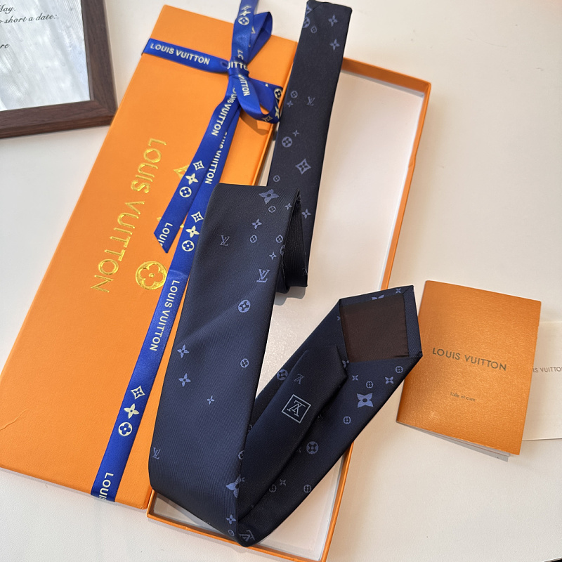 Necktie 458 - 2 · 4