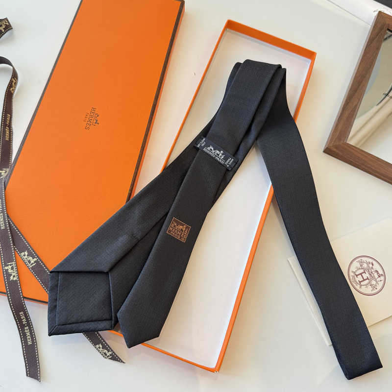 Necktie 425 - 2 · 6
