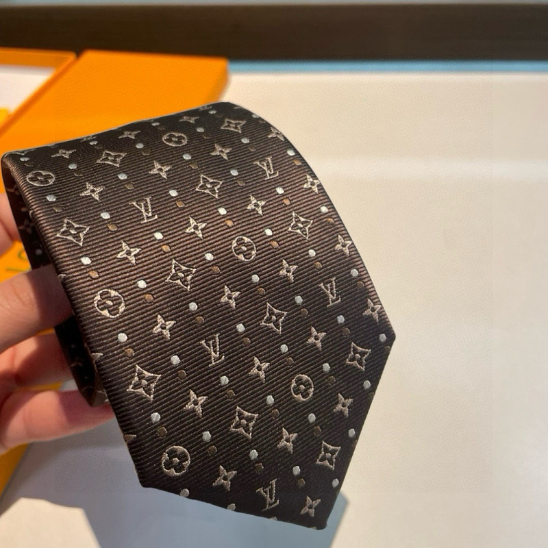Necktie 392 - 5 · 4