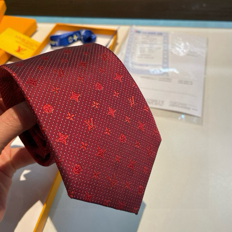 Necktie 460 - 1 · 4