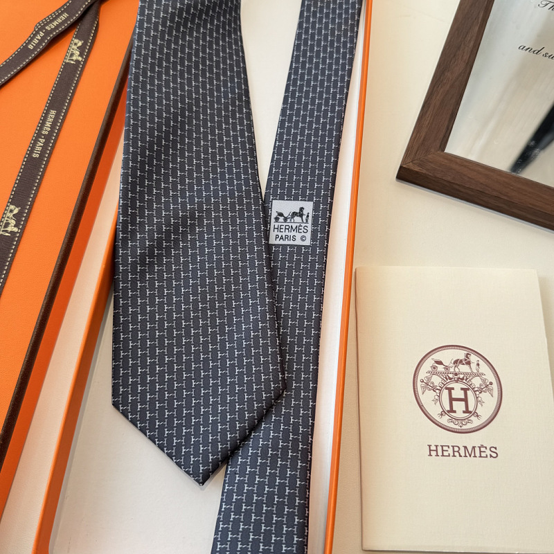 Necktie 447 - 2 · 3