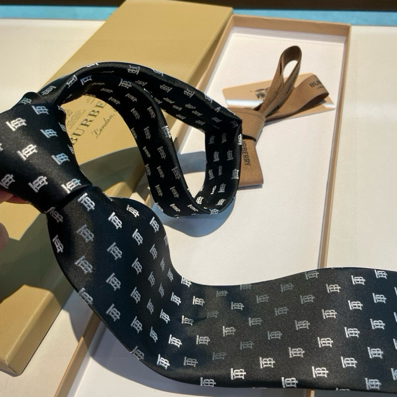 Necktie 369 - 3 · 2