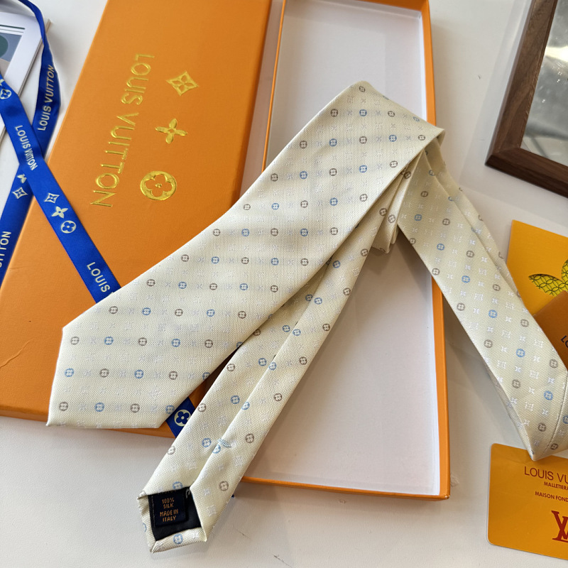 Necktie 378 - 4 · 3