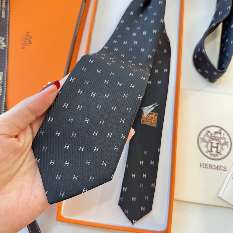 Necktie 448 - 2 · 3