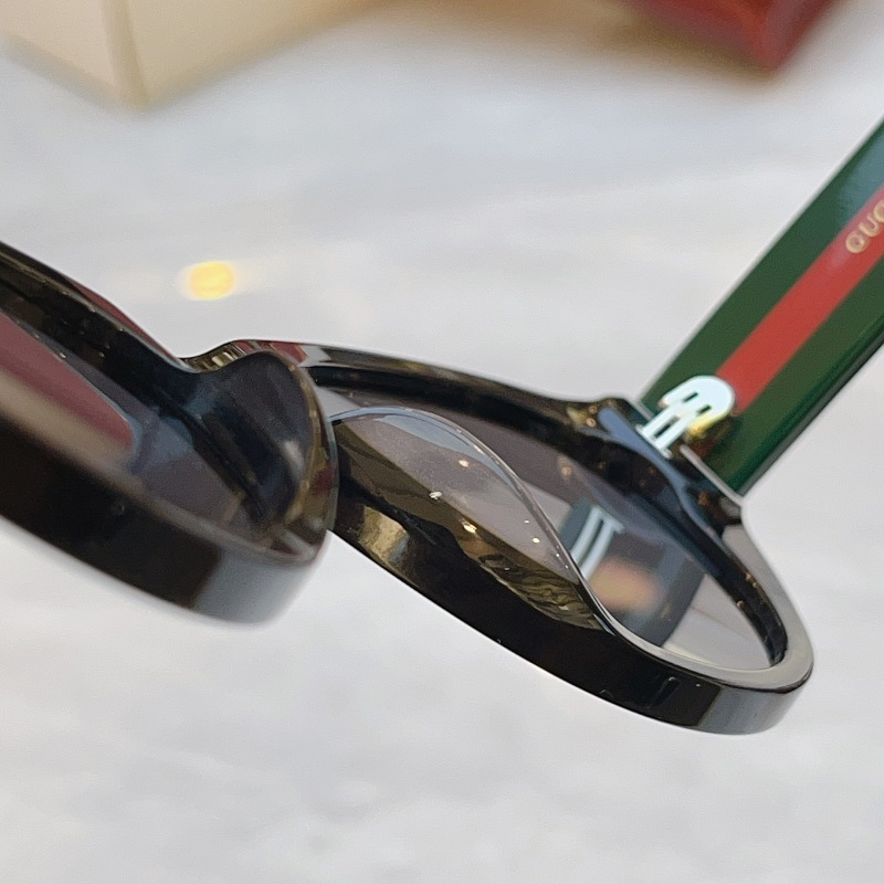 Gucci GG1554S Sunglasses 2