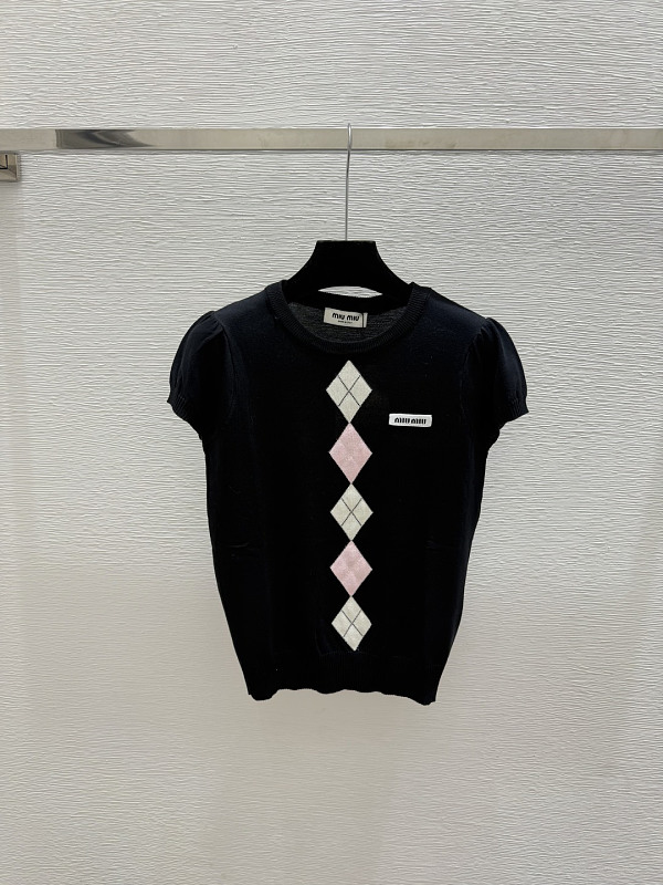 P450 - YT 3702 · 3