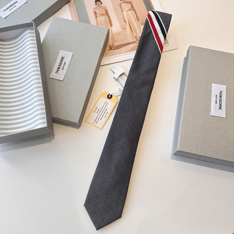 Necktie 451 - 2 · 5