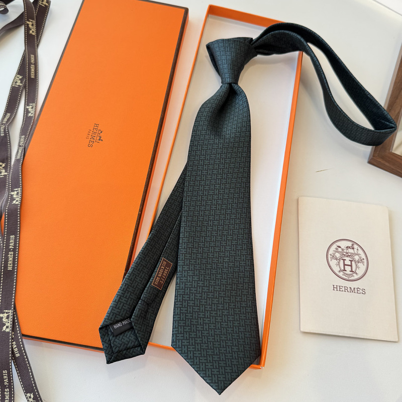 Necktie 329 - 2 · 3