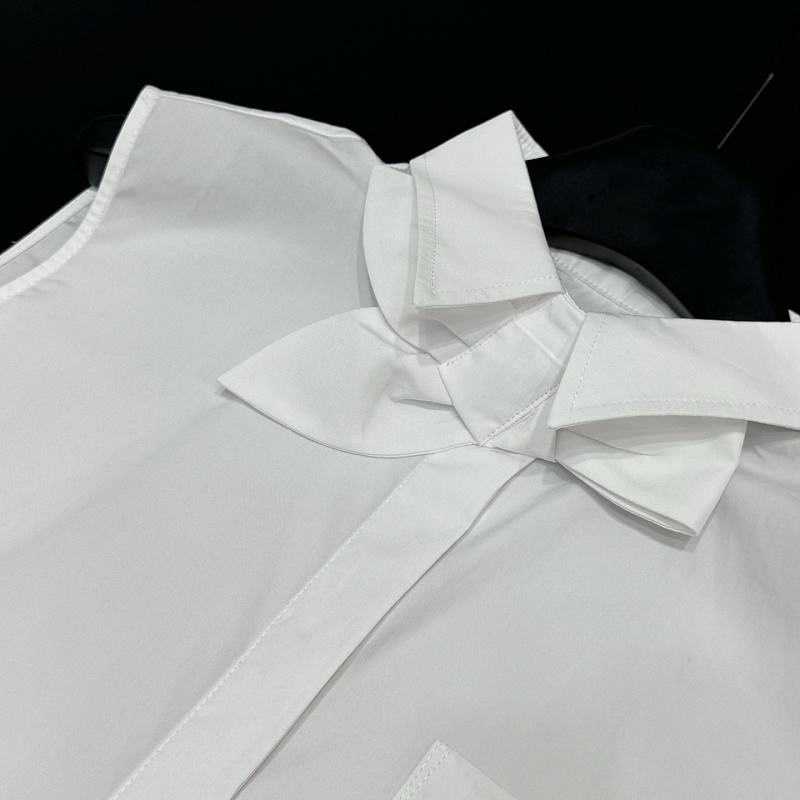 P560 - YT 3299 · 5