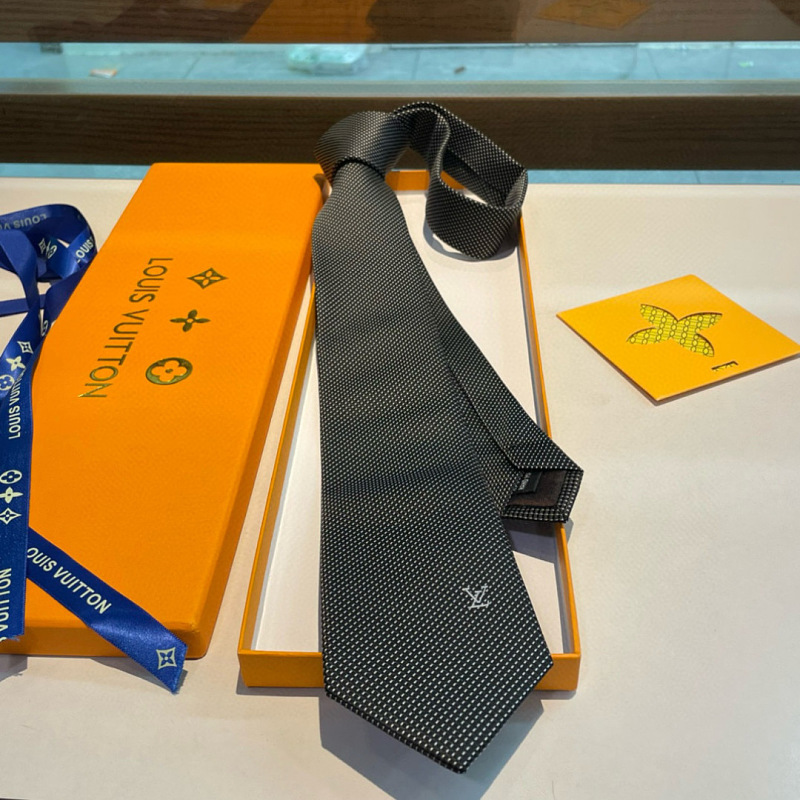 Necktie 395 - 2 · 3