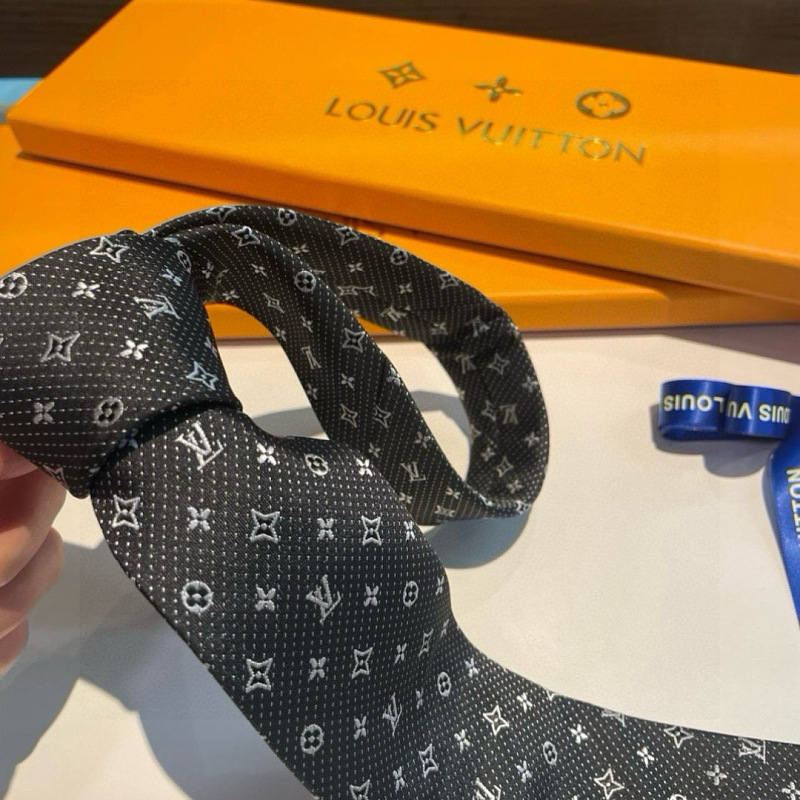 Necktie 460 - 4 · 2