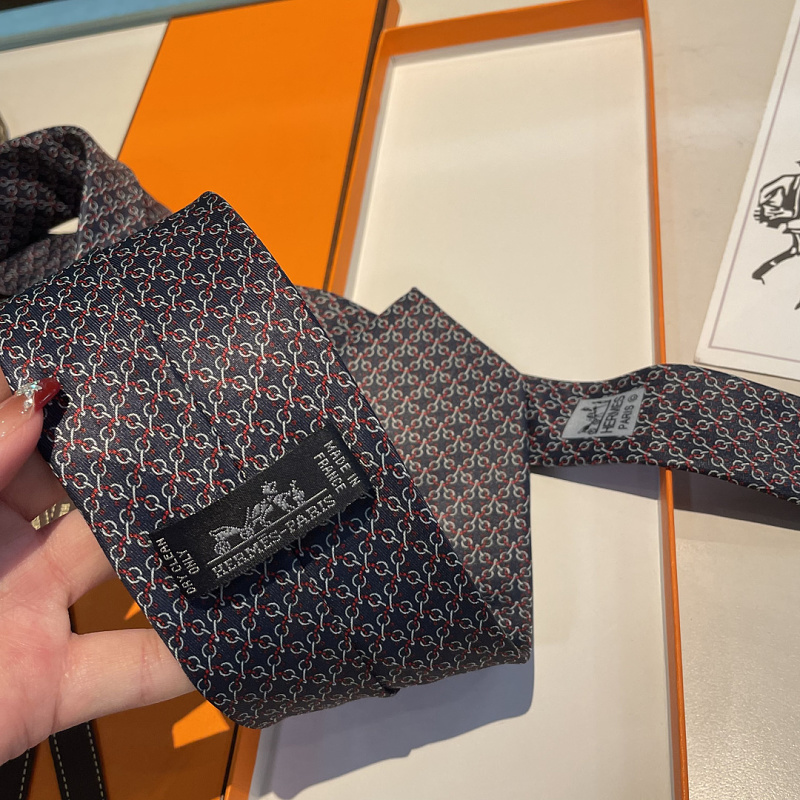 Necktie 324 - 5 · 4