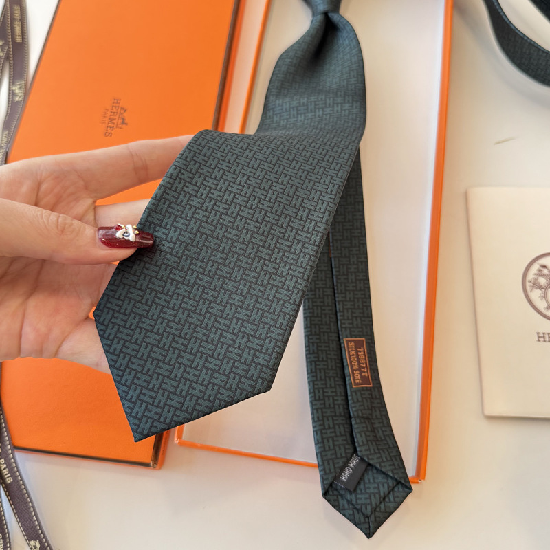 Necktie 329 - 2 · 2