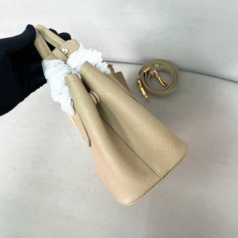 P1600 - 1BA497 7