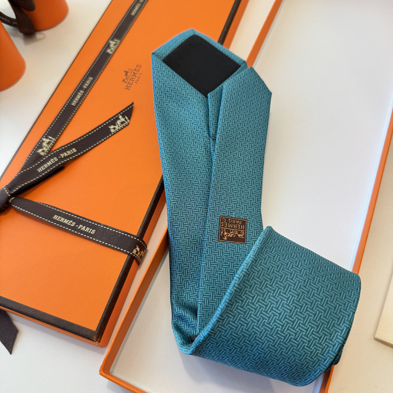 Necktie 452 - 2 · 2