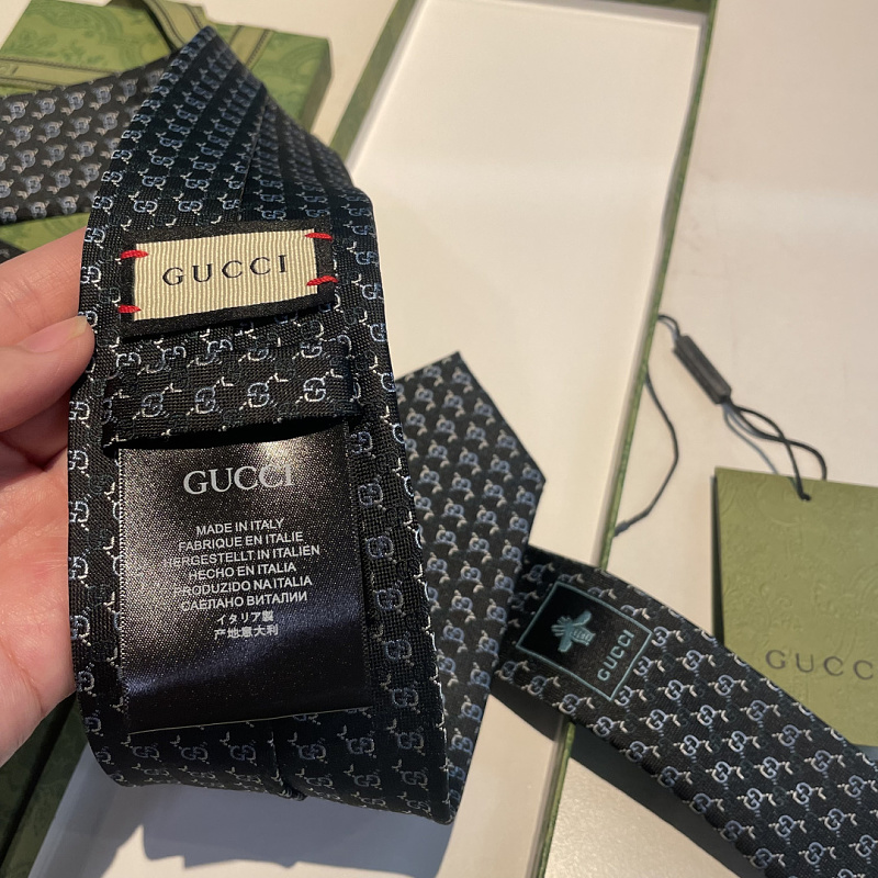 Necktie 399 - 1 · 4