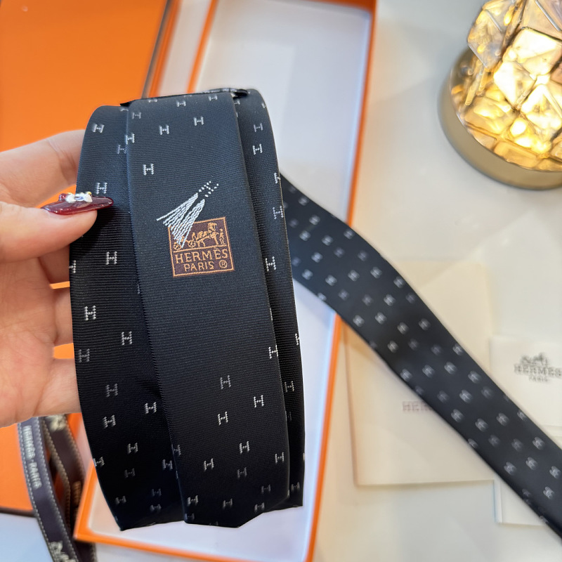 Necktie 448 - 2 · 6