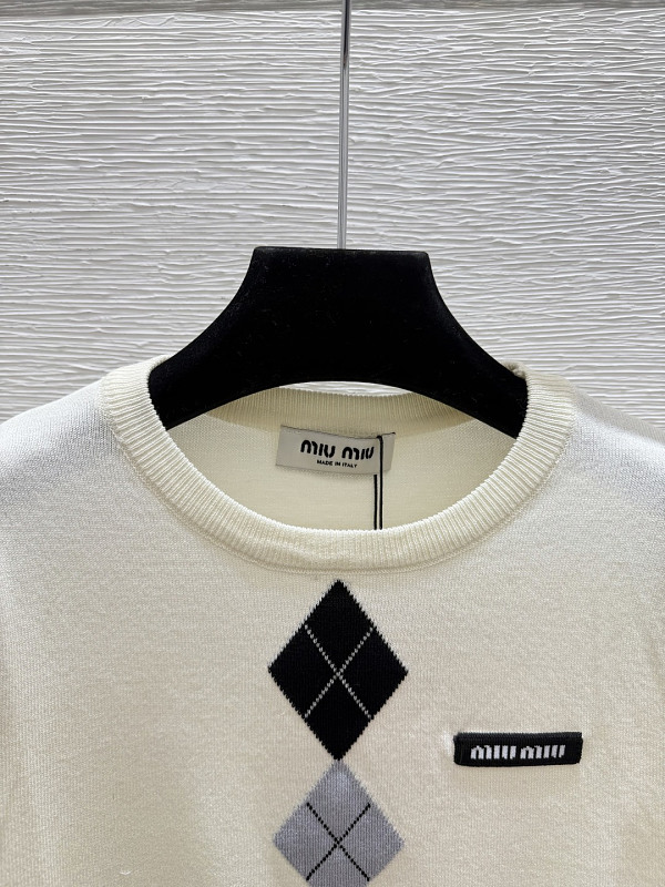 P450 - YT 3702 · 5
