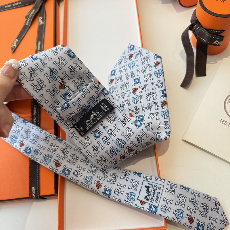 Necktie 453 - 2 · 2