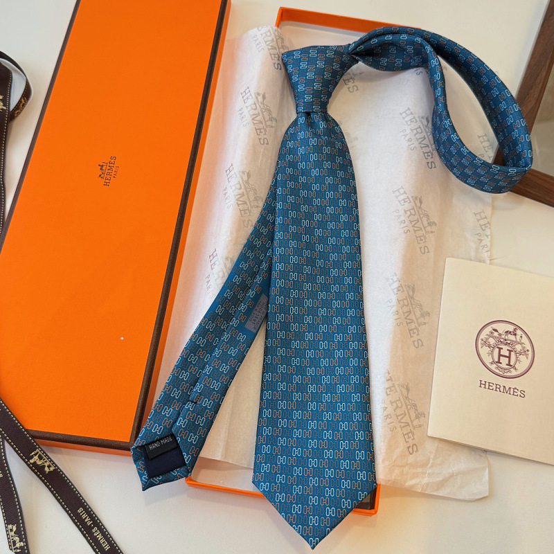 Necktie 347 - 4 · 2
