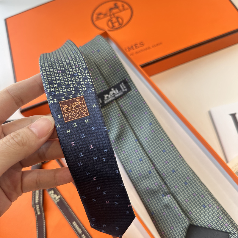 Necktie 404 - 1 · 4