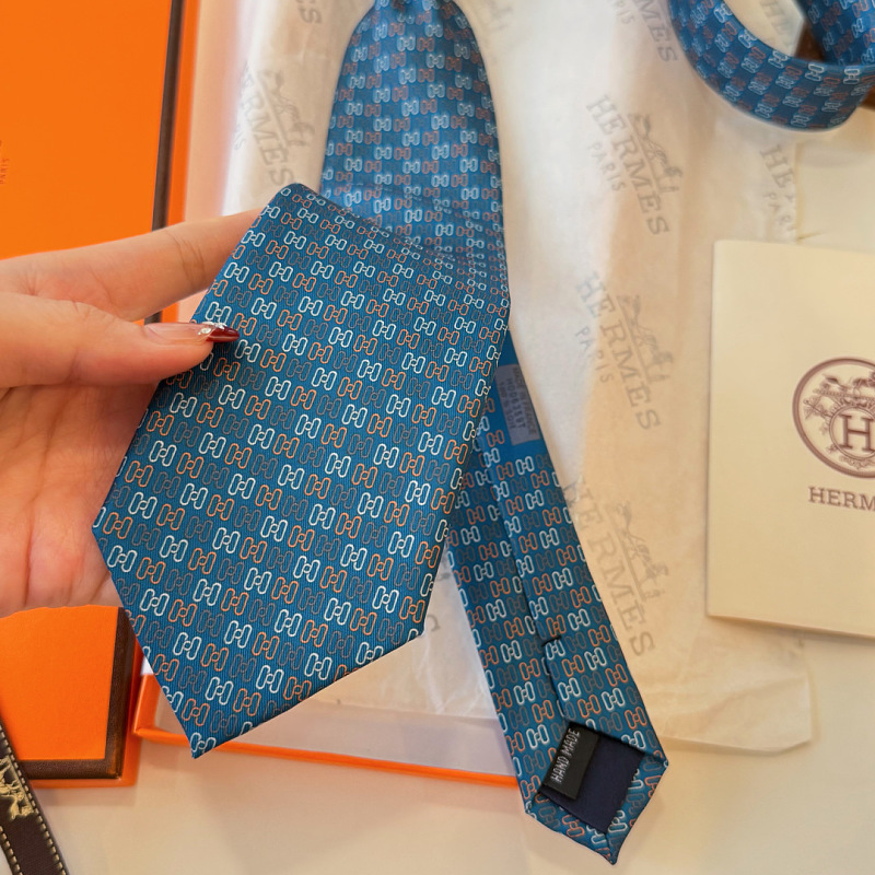 Necktie 347 - 4 · 3
